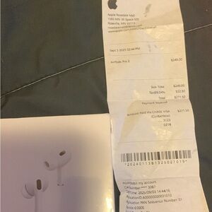 Apple AirPods Pro with Charging Case